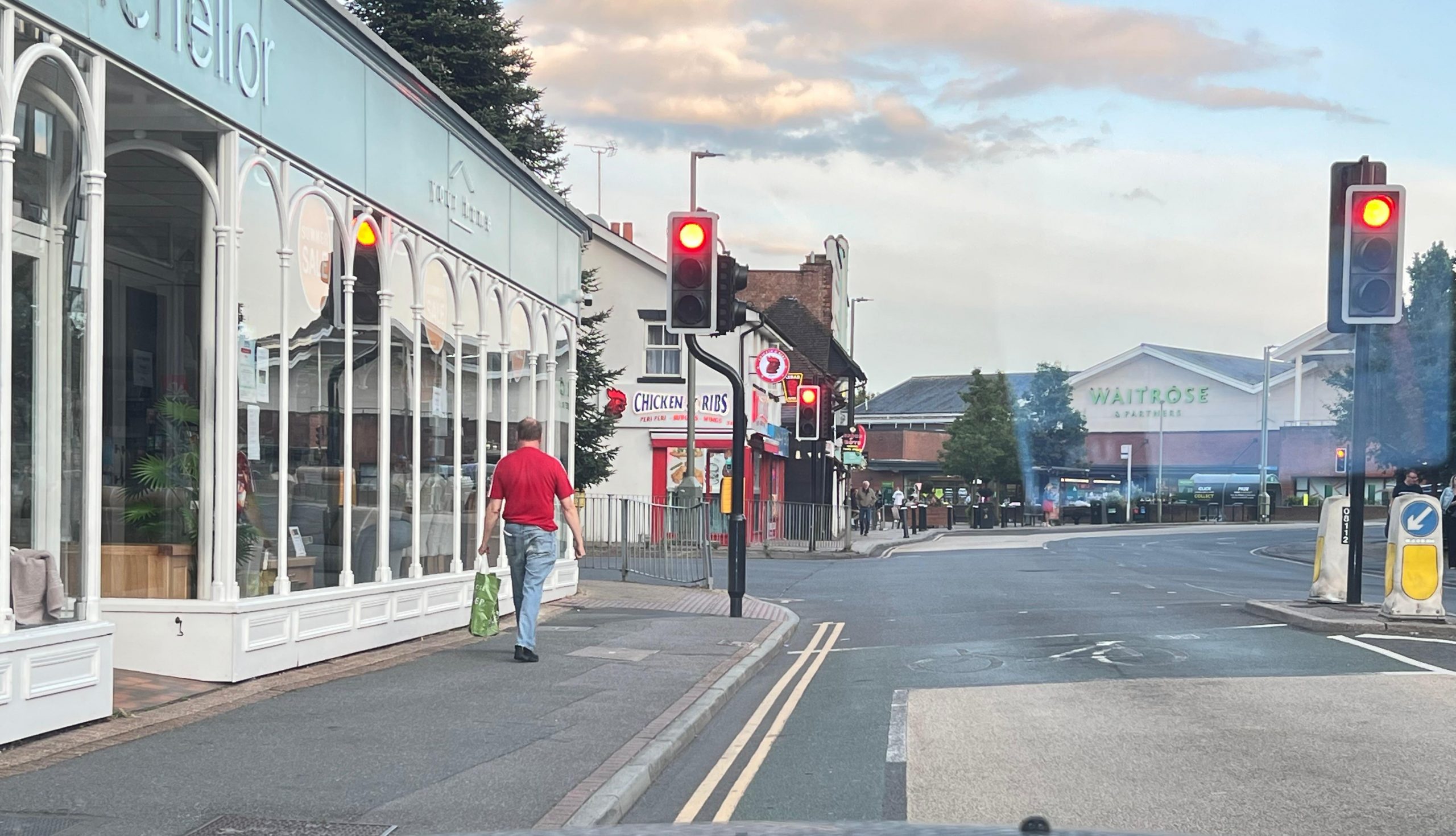 locksmith in Horley - Horley town centre, Surrey RH6